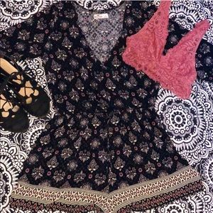 Hollister romper🖤